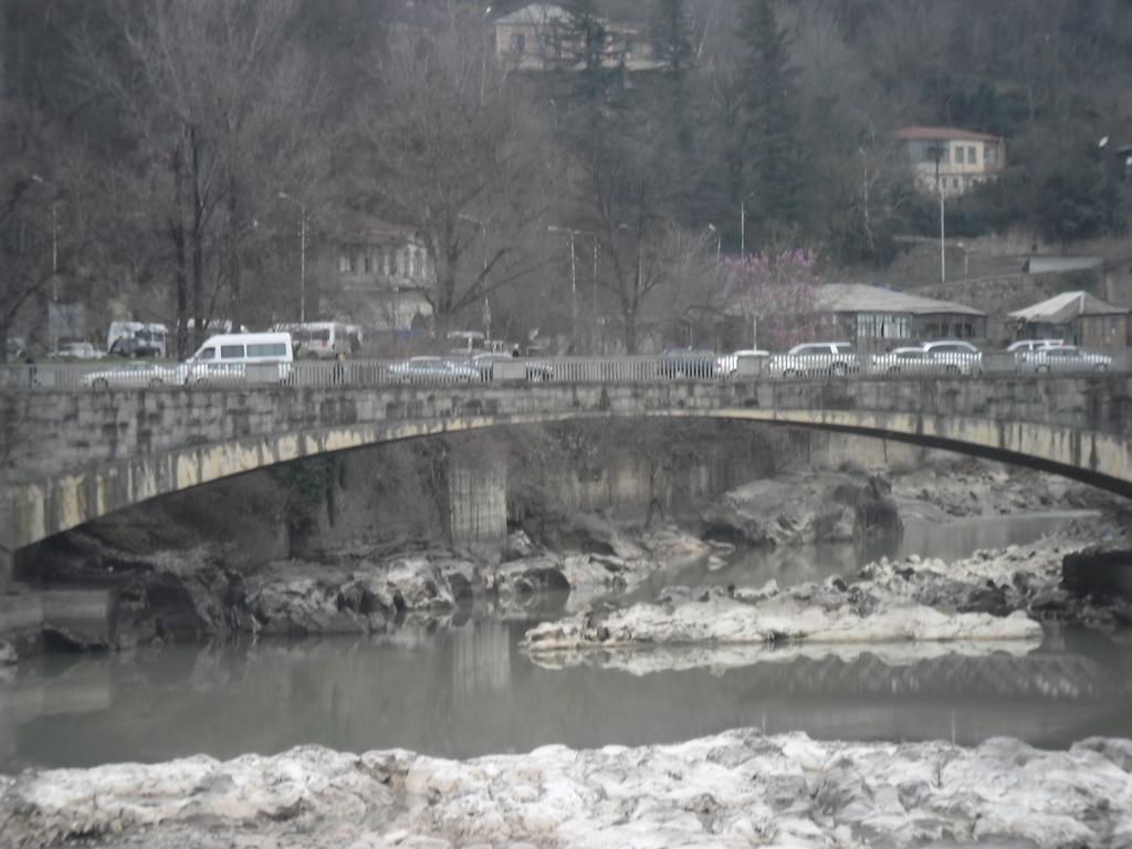 Apartment White Bridge Кутаїсі Екстер'єр фото