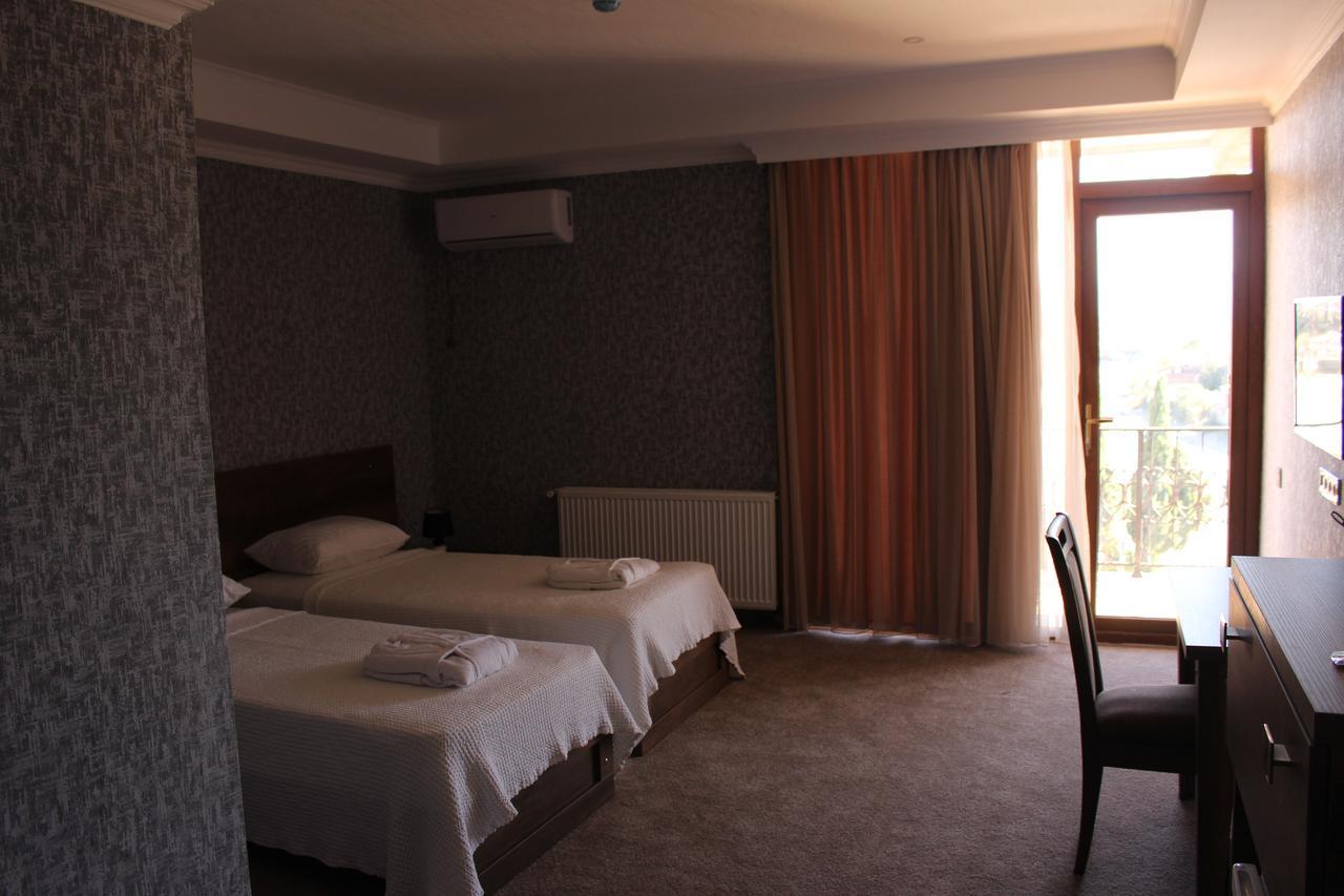 Apartment White Bridge Кутаїсі Екстер'єр фото