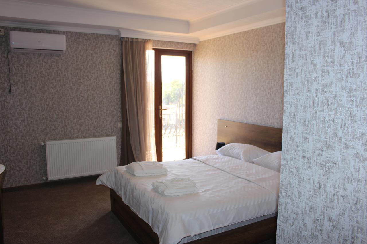 Apartment White Bridge Кутаїсі Екстер'єр фото