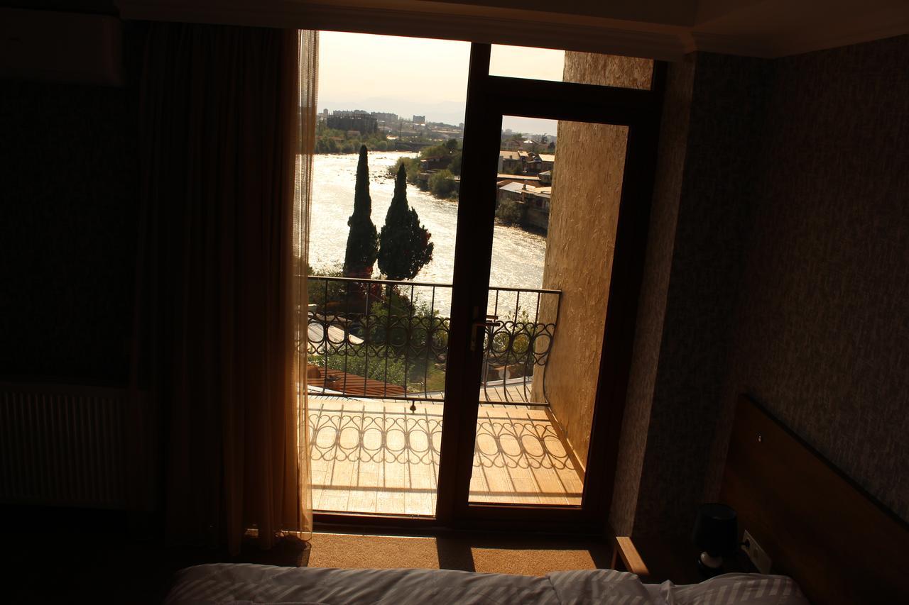 Apartment White Bridge Кутаїсі Екстер'єр фото