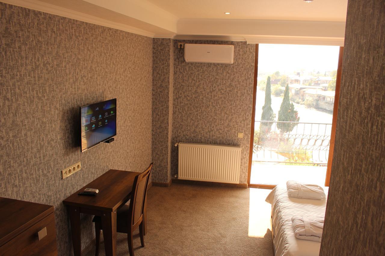 Apartment White Bridge Кутаїсі Екстер'єр фото
